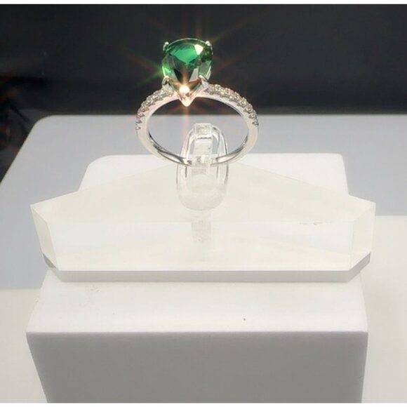 Sterling Silver plated Green Gemstone Pear Cut Ring Size 6 - Picture 6 of 10